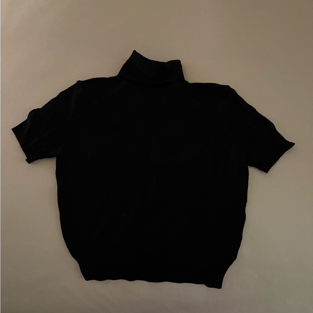Divided Black turtleneck short sleeve Knit Top